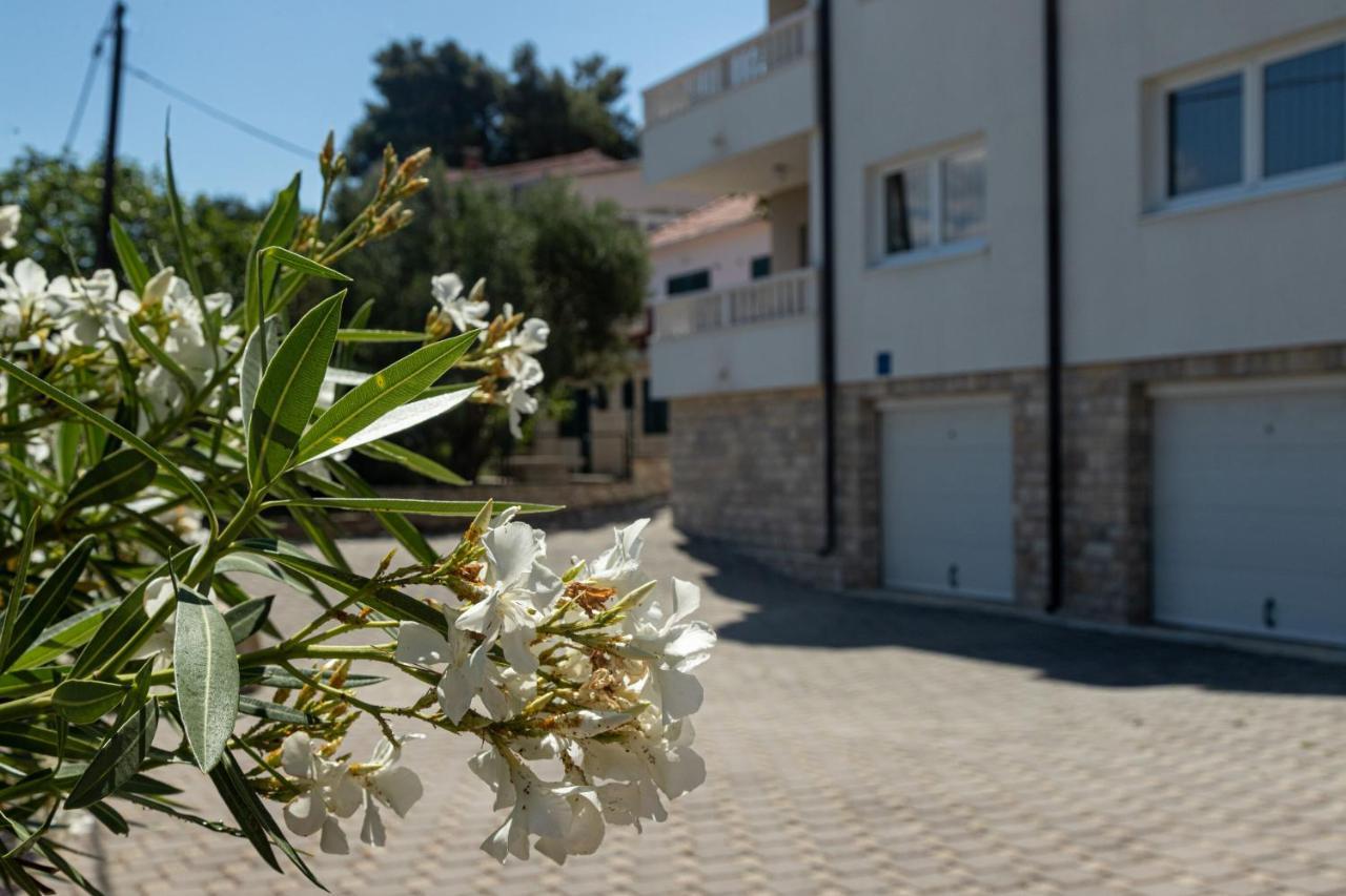 Apartments Janja Trogir Exterior photo